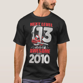 T-shirt Niveau suivant Déverrouillé 13 ans Garçon 2010 cas