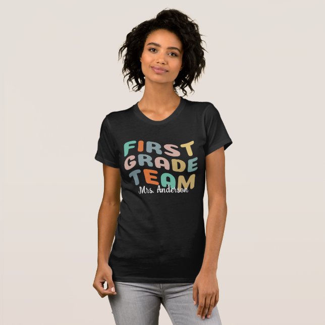 T-shirt Nom personnalisé Teacher/Student First Grade Team  (Devant entier)