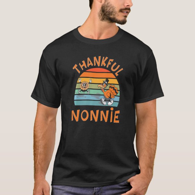 T-shirt Nonnie  Family Thanksgiving Party (Devant)