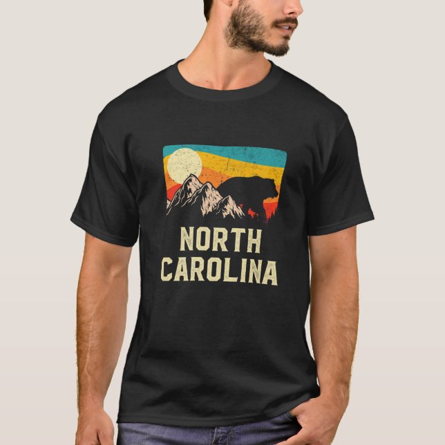 T-shirt North Carolina Nature Wild Bear Retro Sunset Hikin (Devant)