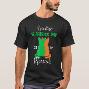 T-shirt Notre premier St Patrick's Day marié avec un chat