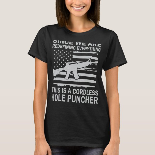 T-shirt Nous sommes en train de redéfinir tout ce qui est  (Devant)