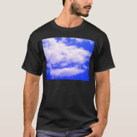 Nuages et ciel bleu clair