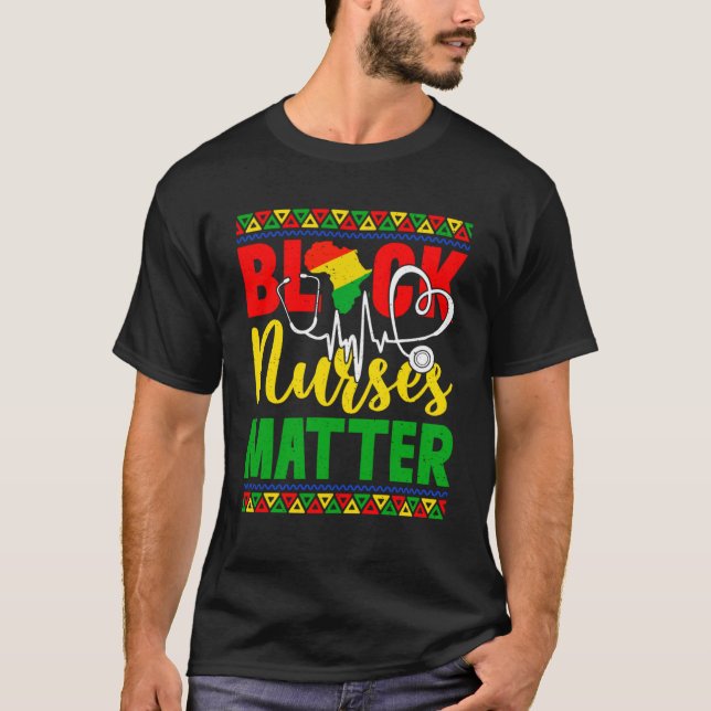 T-shirt Nurse Black Woman Magic Afro Melanin Queen Black H (Devant)