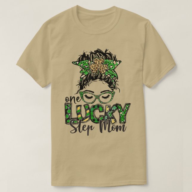 T-shirt One Lucky Step Mom St  (Design devant)