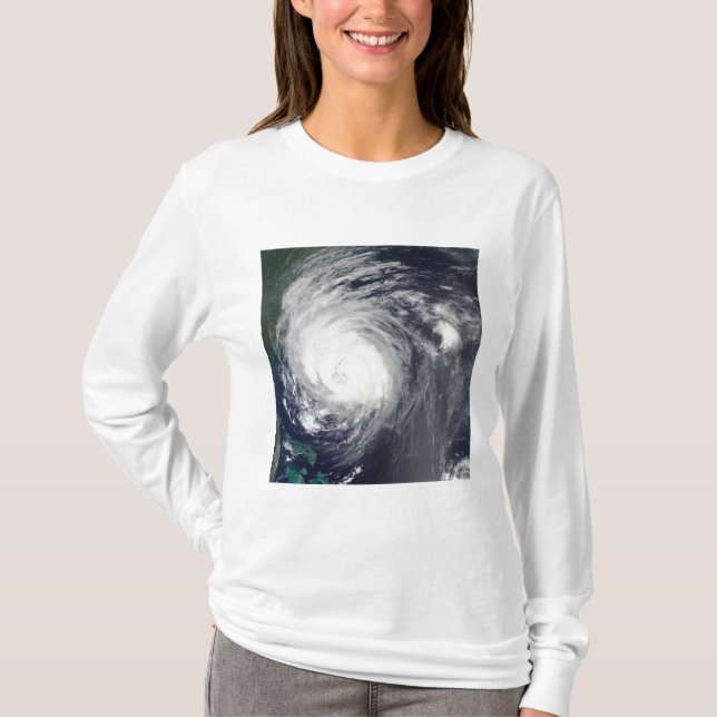 T-shirt Ouragan Earl broutant la côte de Caroline du Nord (Devant)