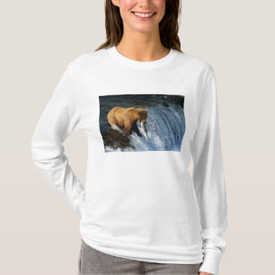 T-shirt Ours brun d'Alaska attrapant un saumon à Brooks