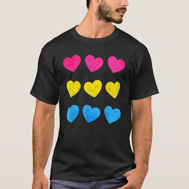 T-shirt Pansexual Pride Pan Flag Hearts Subtle LGBTQ (Devant)