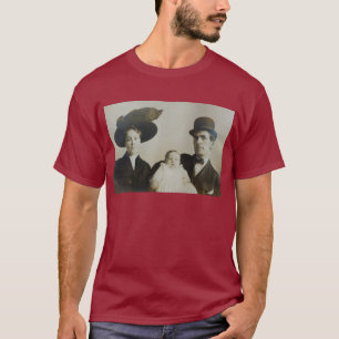 T-shirt Papa malaisé dans la famille Bowler RPPC B&W Photo