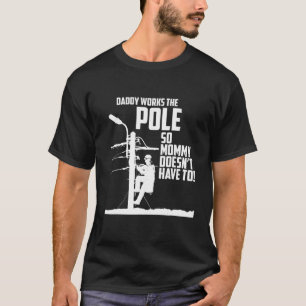 T-shirt Papa travaille sur le pôle pour que maman n'ait pa