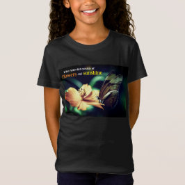 T-Shirt Papillon se nourrissant de fleurs