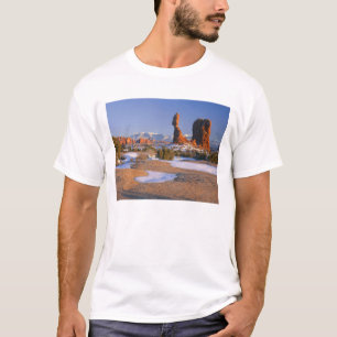 T-shirt PARC NATIONAL DES ARCHES, UTAH. États-Unis. Balanc