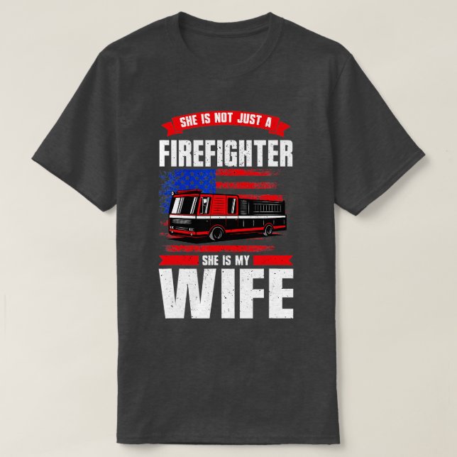 T-shirt Pas Seulement Un Pompier Ma Femme Est Un Pompier F (Design devant)