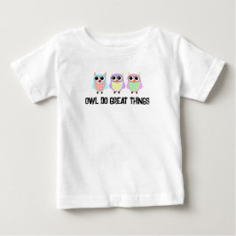 T-shirt pastel mignon avec la chouette qui fait de
