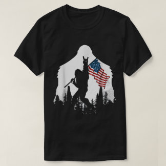 T-shirt Patriotic Bigfoot Silhouette Art