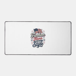 T-shirt patriotique Freedom Never Goes Out Of Styl