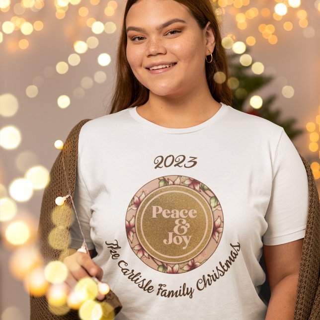 T-shirt Peace & Joy Pink Gold Nom de famille Noël (Peace & Joy Pink Gold Family Name Christmas T-Shirt)