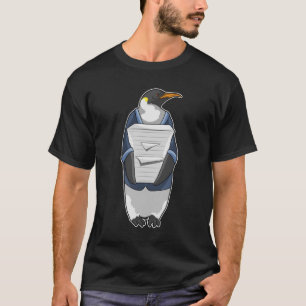 T-shirt Penguin comme secrétaire avec pile de papier