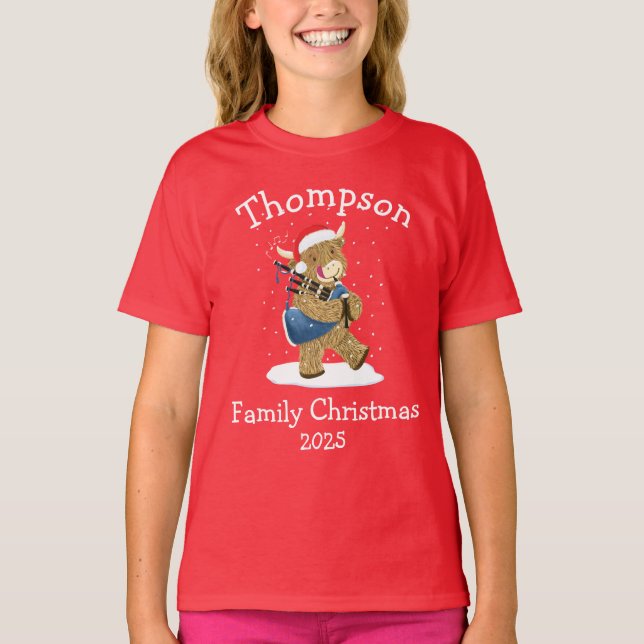 T-shirt Personalised Family Christmas Highland Cow Bagpipe (Devant)