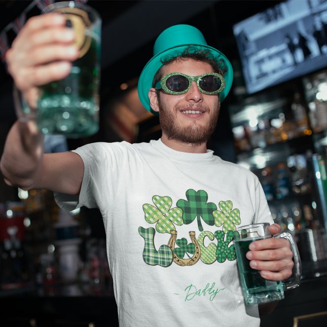 T-shirt Personnalisé de Lucky Jour de la Saint Patrick (Personalized Lucky St Patricks Day men's T-Shirt)