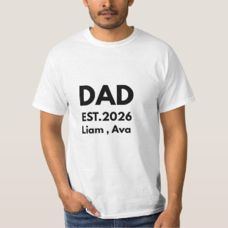 T-Shirt personnalisé Papa EST 2026 avec les noms d