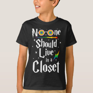 T-shirt Personne Ne Devrait Vivre Dans Un Closet LGBTQ Sig