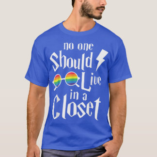 T-SHIRT PERSONNE NE DEVRAIT VIVRE DANS UNE CHEMISE DE PLAC