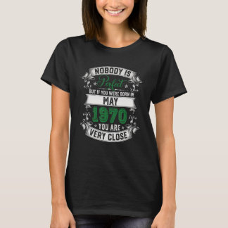 T-shirt Personne N'Est Parfait Mais Si Vous Êtes Né En Mai