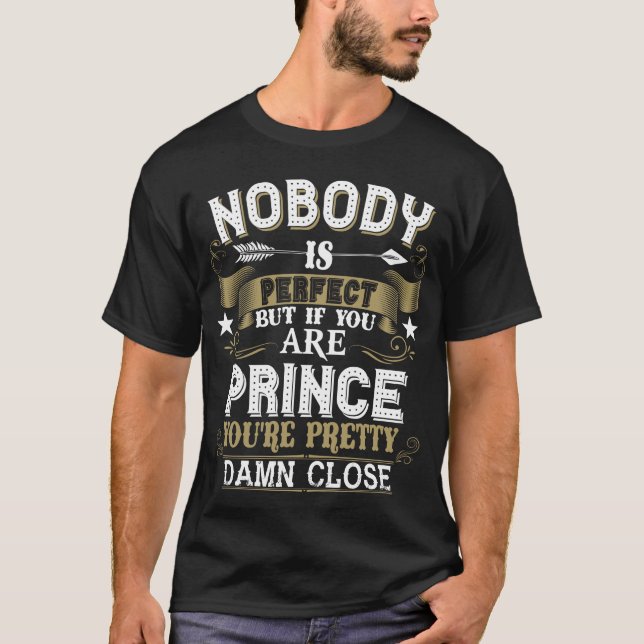 T-shirt Personne N'Est Parfait Mais Vous Êtes Le Nom De Fa (Devant)