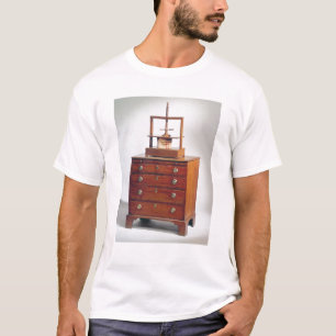 T-shirt Petit coffre des tiroirs d'acajou par Sheraton