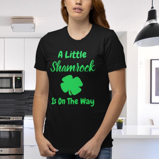 T-shirt Petite Shamrock St Patrick's Day Grossesse (Créateur téléchargé)