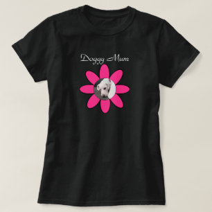 T-shirt Photo d'un mignon chien sur une jolie maman aux fl