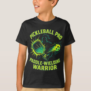 T-shirt Pickleball Pro : Guerrier Maniant une Raquette