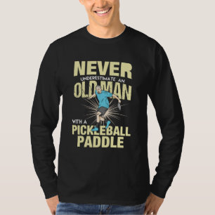 T-shirt Pickleball - Vieil Homme Avec Une Raquette de Pick