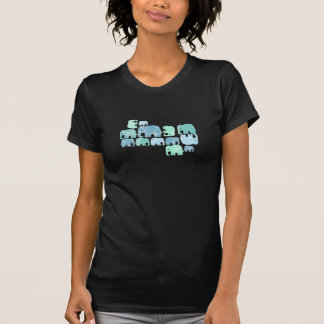 T-shirt Pièce en t bleue minuscule d'éléphants