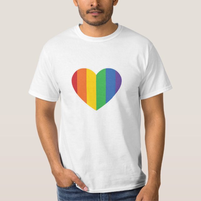 T-shirt Pièce en t de coeur d'arc-en-ciel de FIERTÉ (Devant)