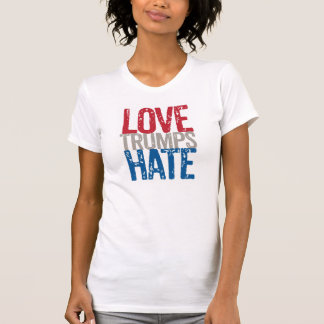 T-shirt Pièce en t de haine d'atouts d'amour