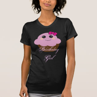 T-shirt Pièce en t de petit gâteau de fille d'anniversaire