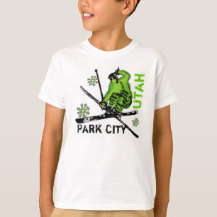 T-shirt Pièce en t verte de garçons de skieur de thème 