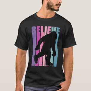 T-shirt Pink Bigfoot Croire Yeti Magical Mystical Legends