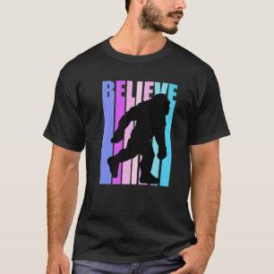 T-shirt Pink Bigfoot Croire Yeti Magical Mystical Legends