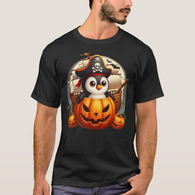 T-shirt Pirate Penguin in a Halloween Pumpkin Ship (Devant)