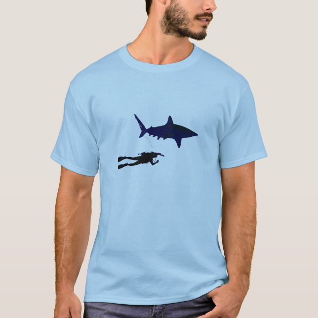 T-shirt Plongeur autonome et requin (Devant)