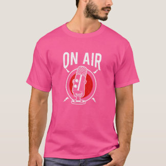 T-shirt Podcast Sur Le Microphone En Air Enregistrement En
