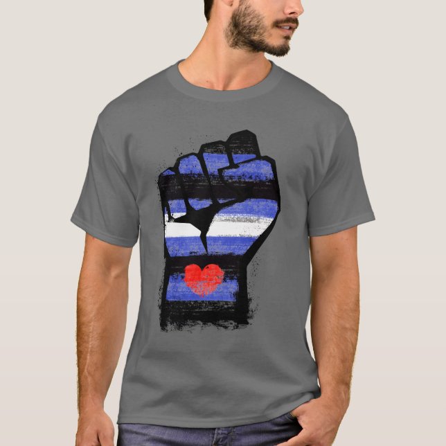T-shirt Poing Fierté en cuir (Devant)