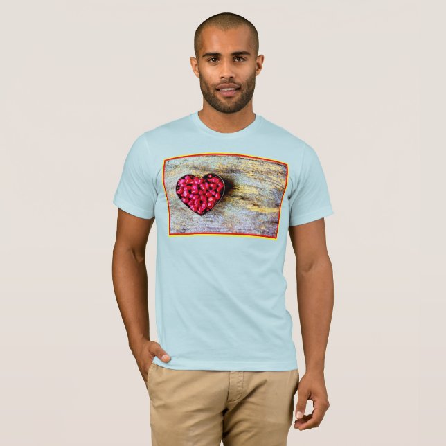 T-shirt "Pomegranates Heart Fruit" Belle Photo. Commandez  (Devant entier)