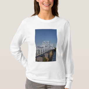 T-shirt pont de l'autoroute I-20 sur le fleuve Mississippi
