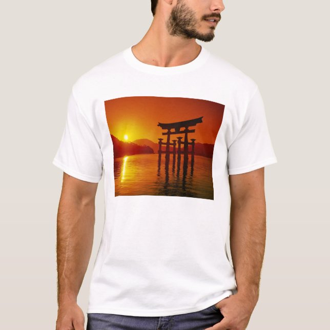 T-shirt Porte O-Torii, sanctuaire d'Itsukushima, Miyajima, (Devant)