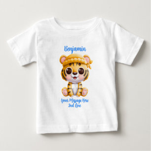 T-shirt Pour Bébé Ajouter un texte de nom, bébé tigre avec chapeau