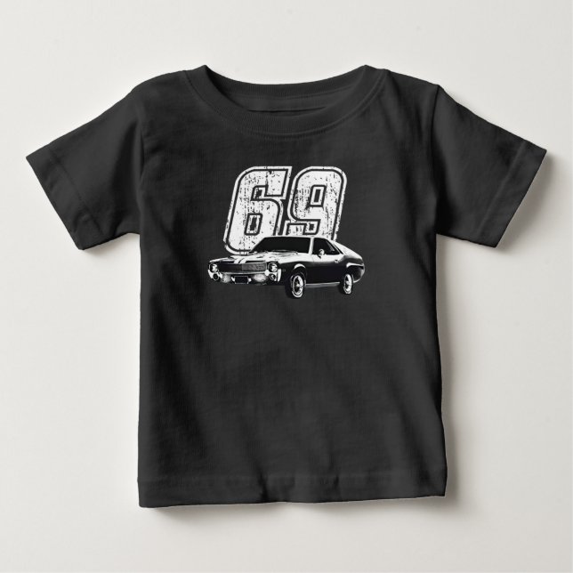T-shirt Pour Bébé AMC AMX 1969 Vue trois quarts avec voiture (Devant)